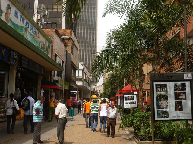Parque Bolívar and Pasaje Junín, the pedestrian shopping corridor, collide downtown. 