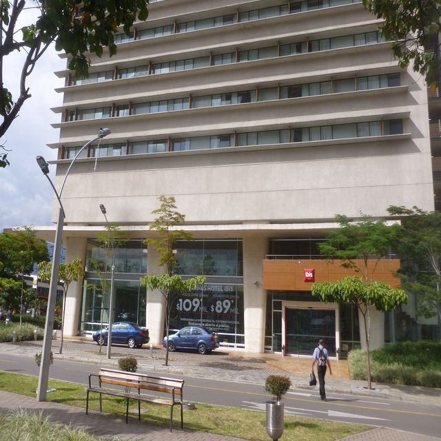Ibis Hotel The Ibis is a great quiet option in Poblado.