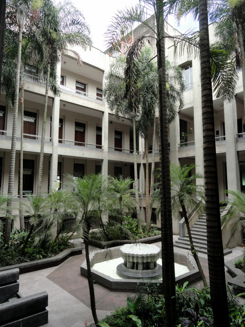 Courtyard The inner courtyard of the Museo de Antioquia