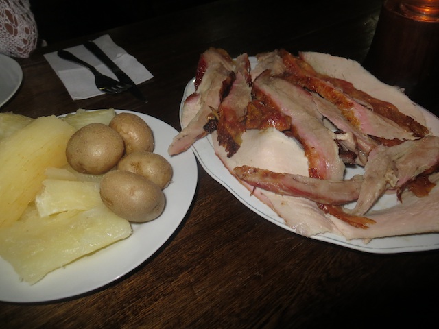 Three-meat platter at El llanerito in Robledo