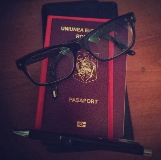 Romanian passport