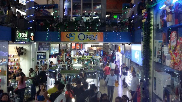 Centro Comercial Opera in El Centro