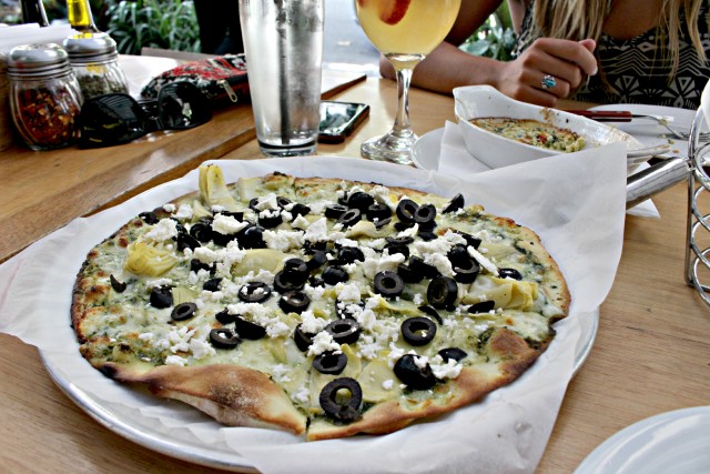 Greek pizza, Pizzeria Olivia, Envigado