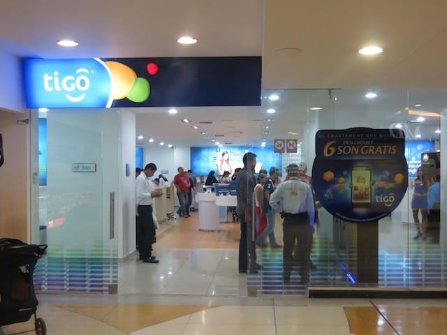 Tigo store in Los Molinos mall