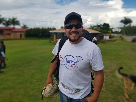 Juan David, who has been paragliding for 11 years and working as an instructor for 6 years. When asked why he chose his profession he says, “I wanted to feel like a bird”.