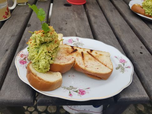 Breakfast at Las Cometas: smashed avocado on toast
