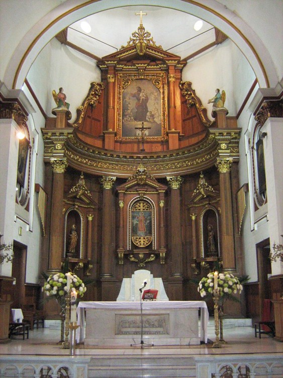 The main alter in Iglesia de San José (Wikimedia by SajoR)