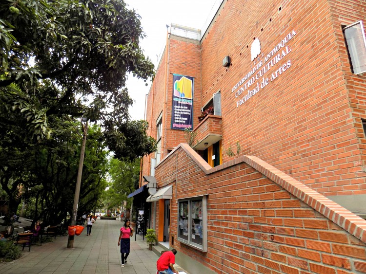 Centro cultural facultad de artes