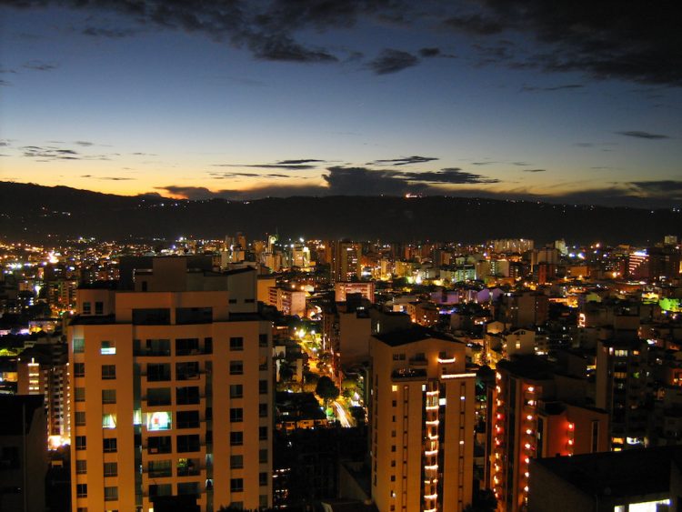 Bucaramanga in the evening, photo by Sebastown