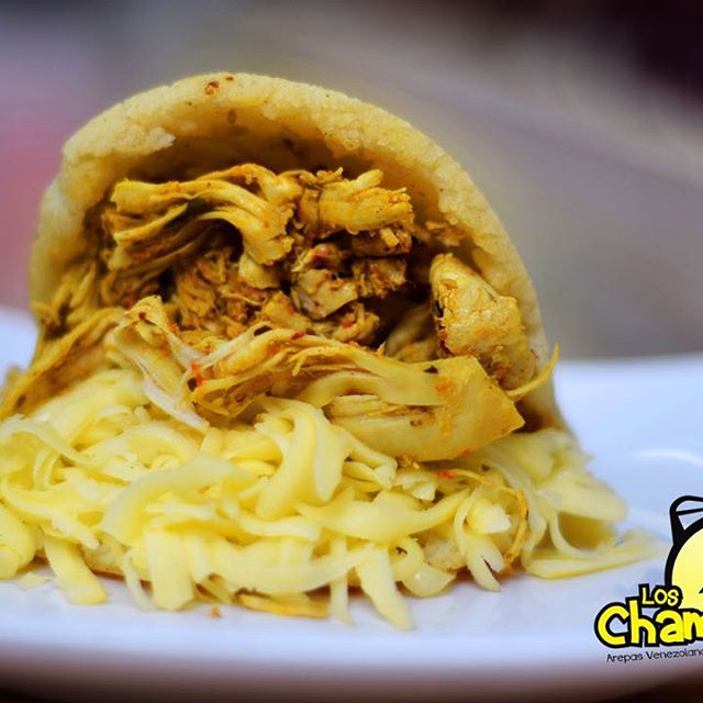 The catira includes shredded chicken and yellow cheese