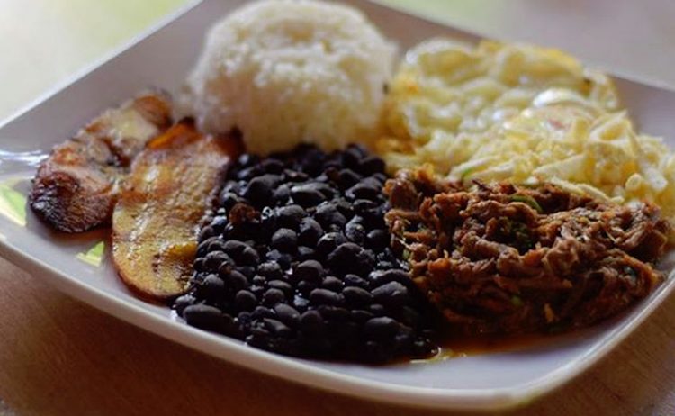 The traditional pabellón dish