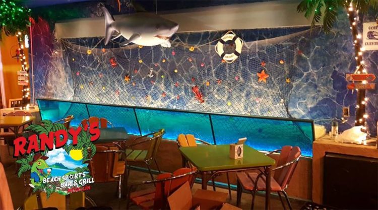 Beach atmosphere at Randy's