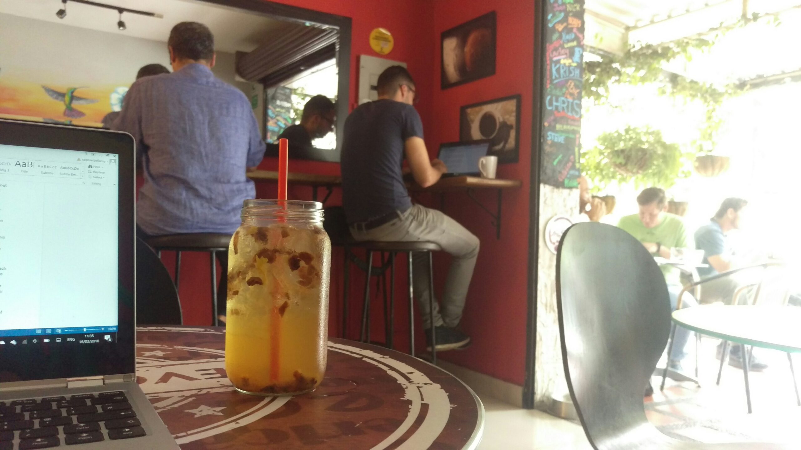 There are always plenty of digital nomads catching the buzz of the Revolucion