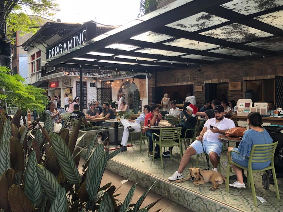 Lots of people soaking up some sun at Poblado's popular Pergamino (photo courtesy of Pergamino)