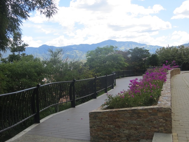 View along the road up to Cerro El Volador in Robledo