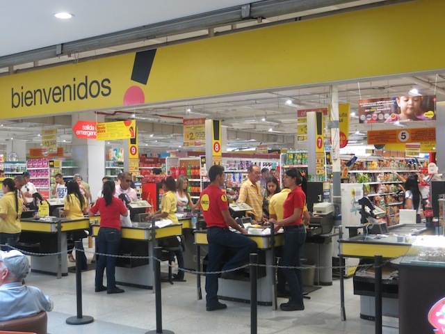 Exito supermarket in Los Molinos