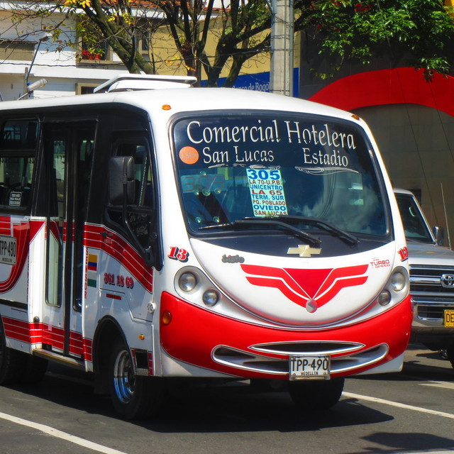 The Ruta Hotelera buses connect Laureles and Poblado. 