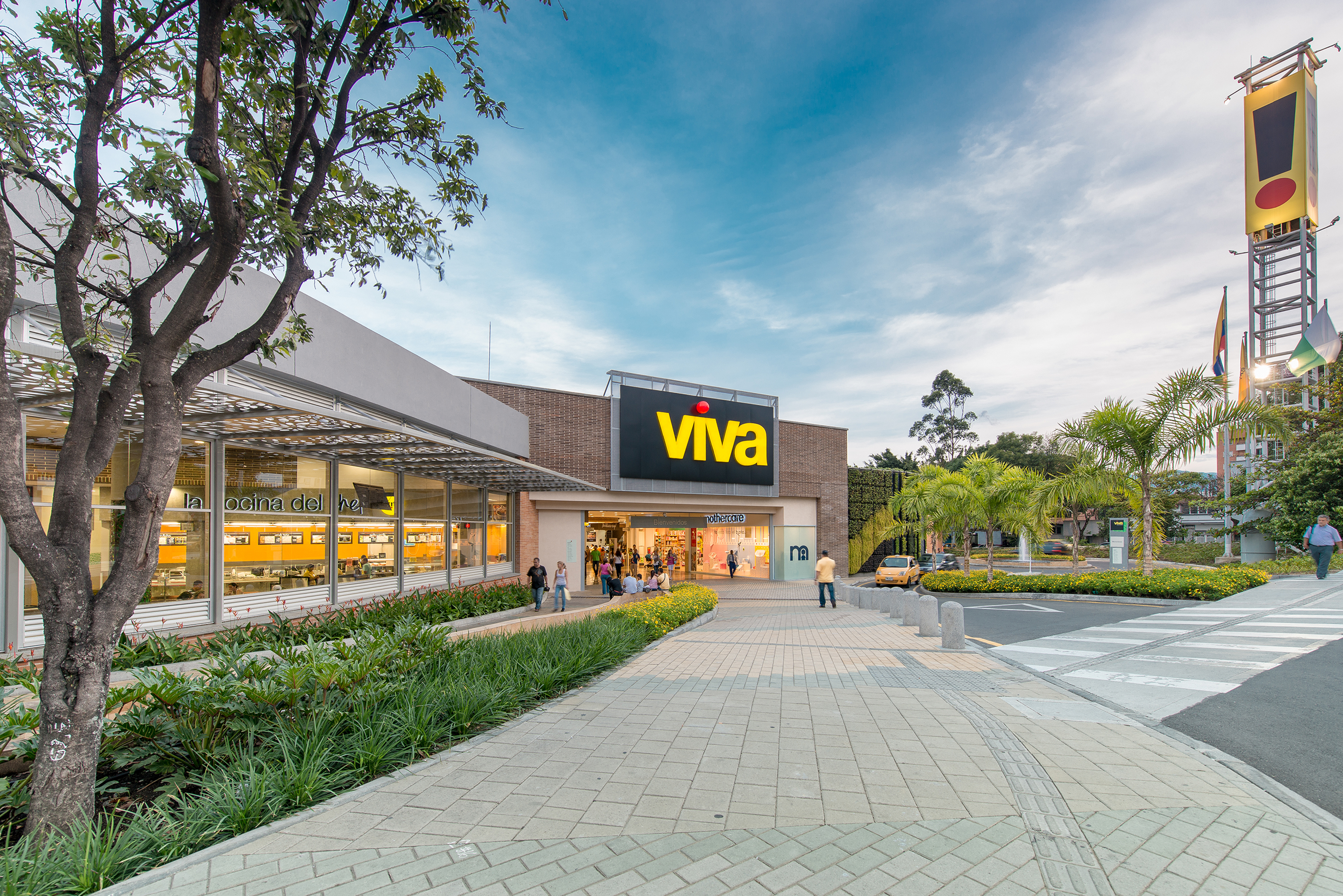 Viva Laureles mall
