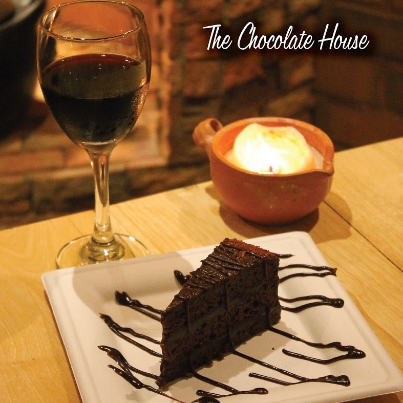 Maridaje with wine and chocolate cake