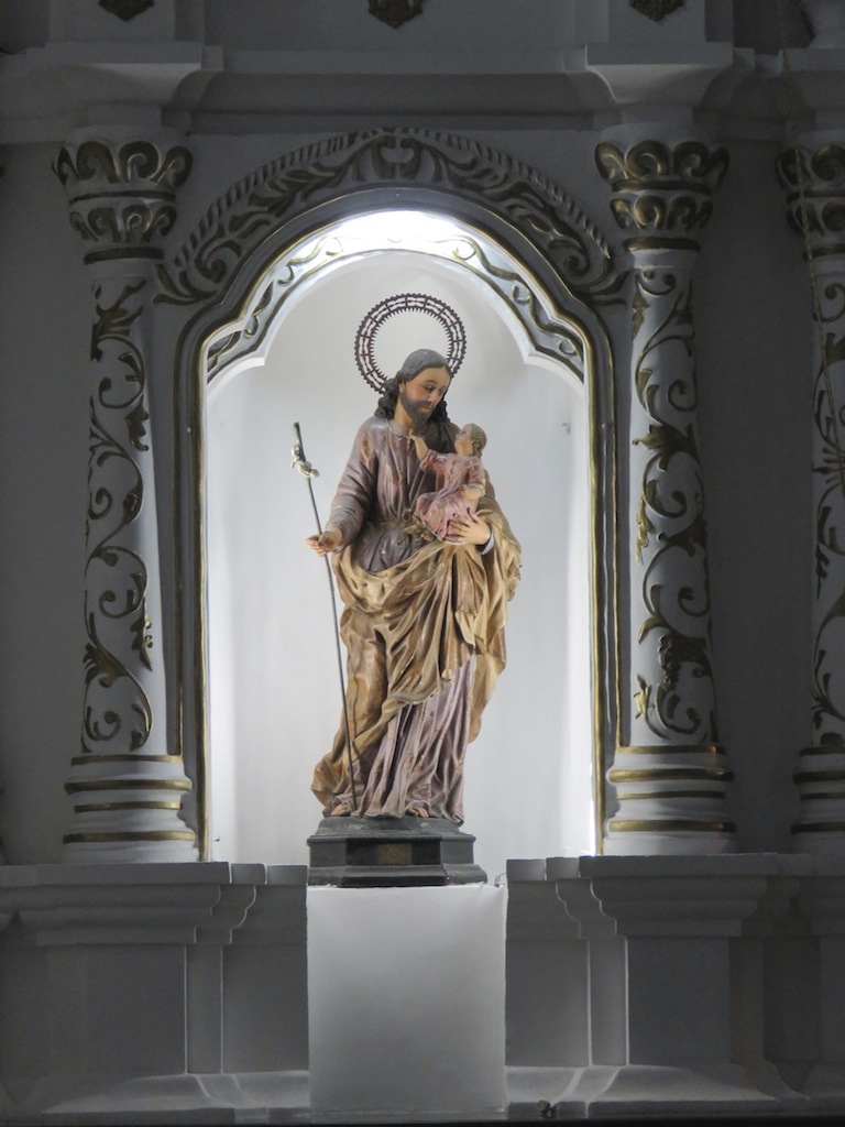 Iglesia de la Veracruz, One of the Oldest Churches in Medellín