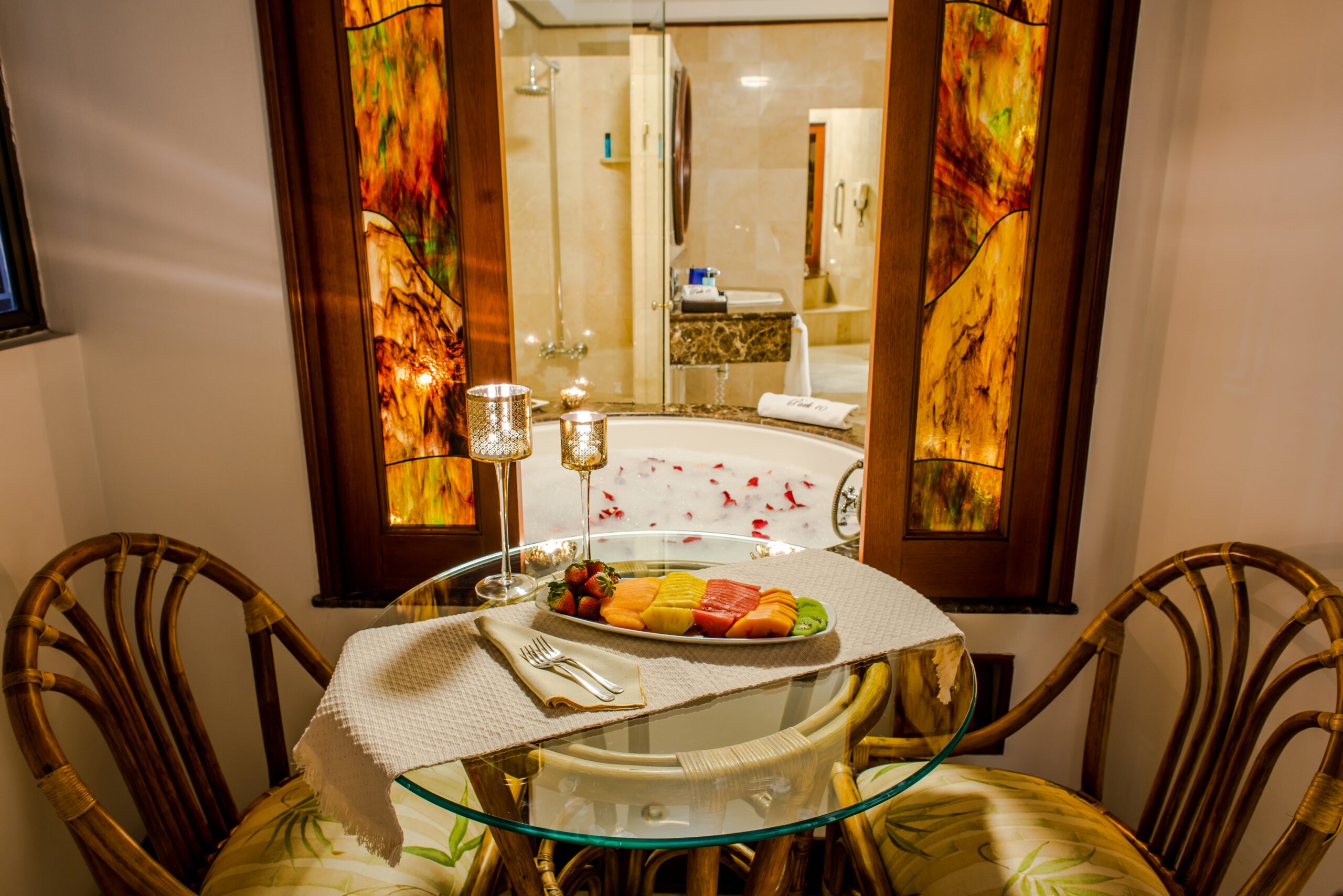 Jacuzzi room So this is what luxury looks like! (photo courtesy of Hotel Park 10)