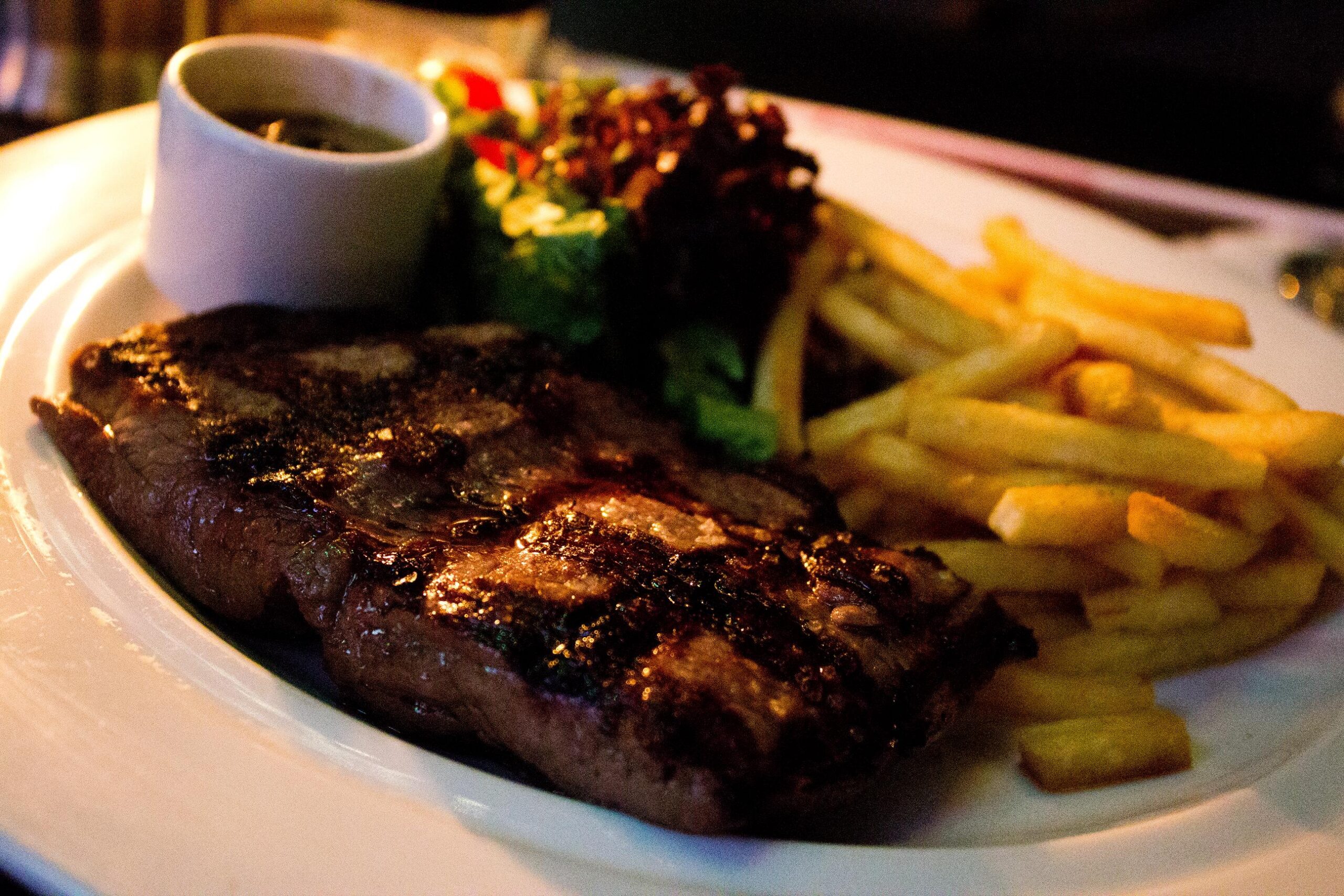 Baby beef with salad and fries