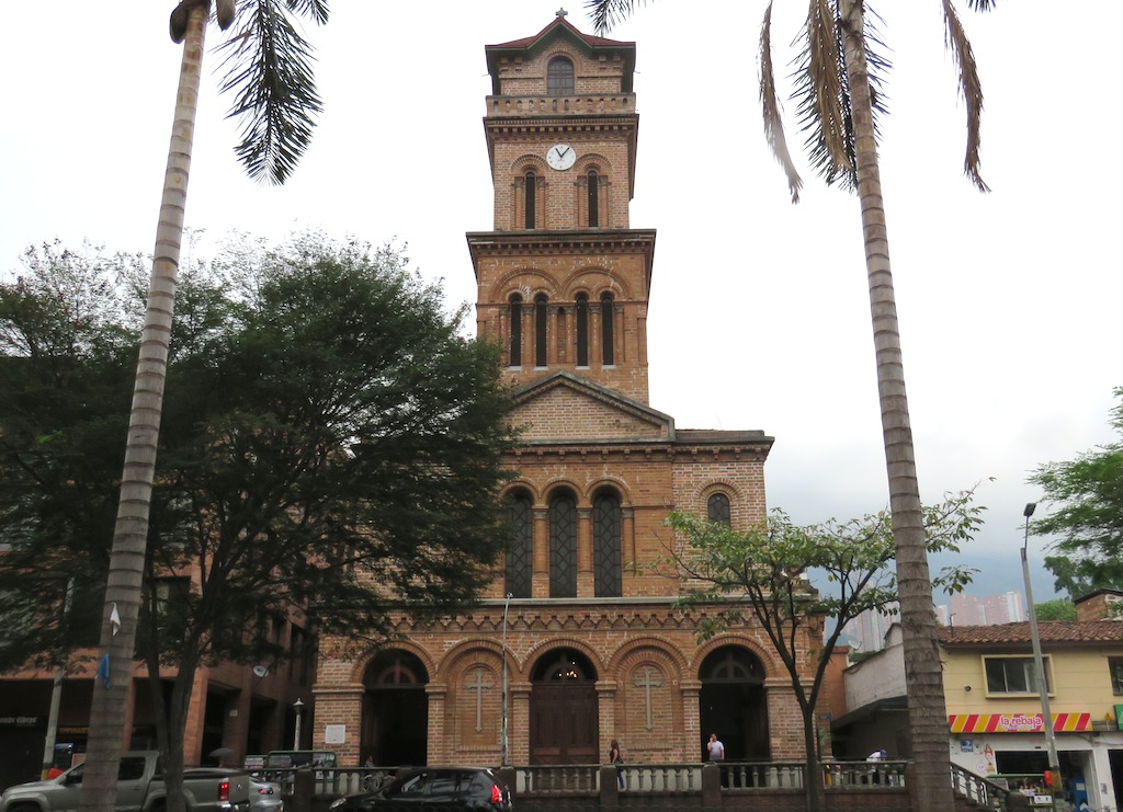 The facade of Iglesia San Jose in El Poblado