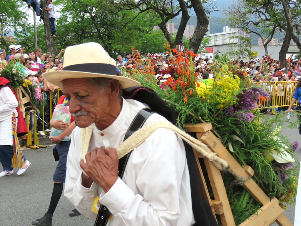 One of the older pioneer silleteros