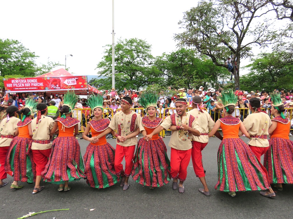 Dancers in the 2015 Desfile de Silleteros