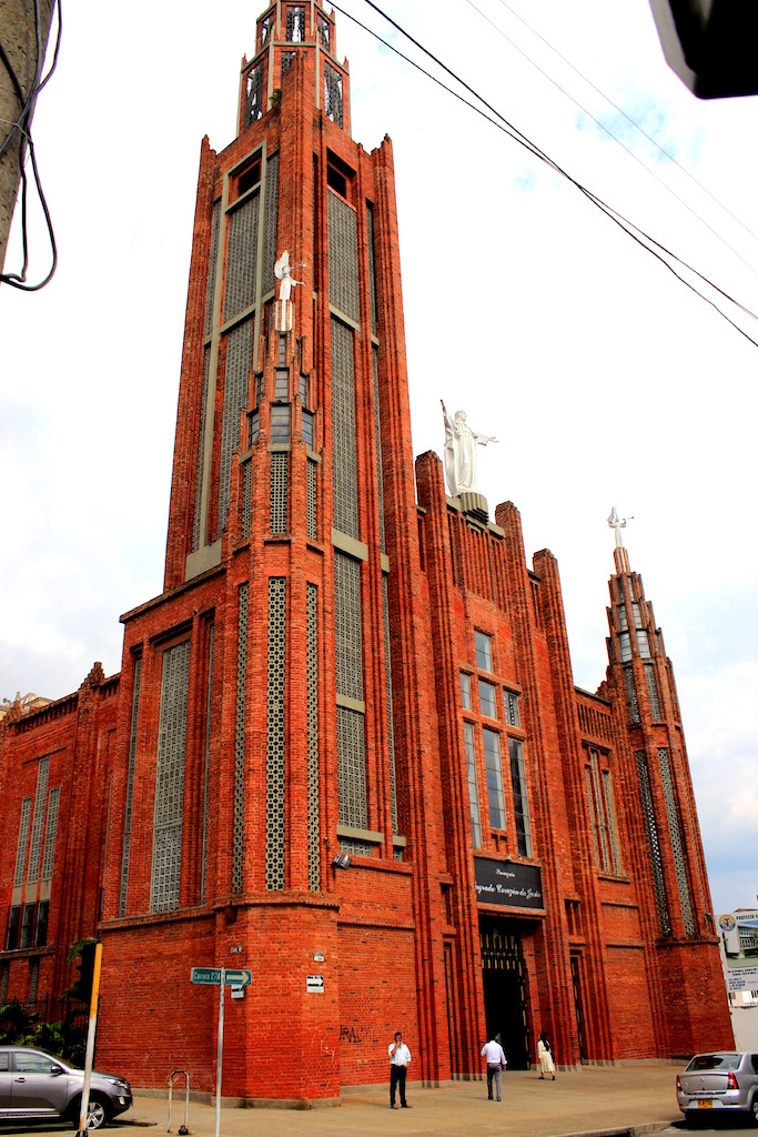 Iglesia San Pedro Claver in Bucaramanga, photo by Jefferson Alfonso