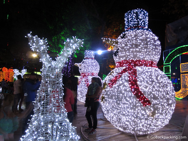 Snowmen The big snowmen were my favorite decorations in Parque Itagui