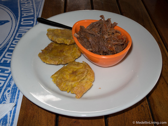 Patacones with shredded pork