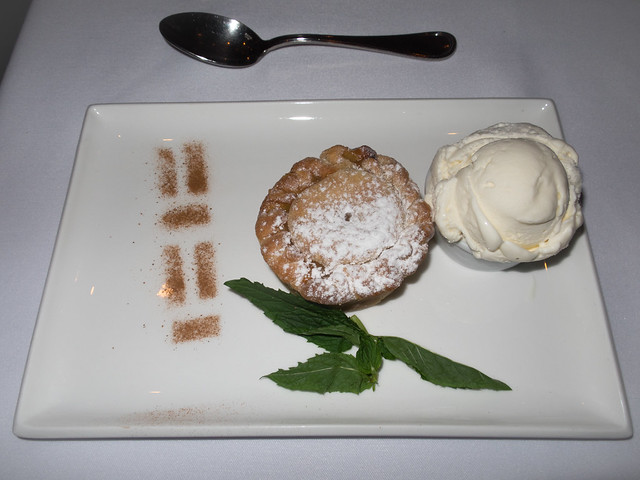 Rhubarb pie with vanilla ice cream