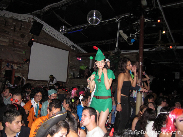 Inside El Cuervo discoteca