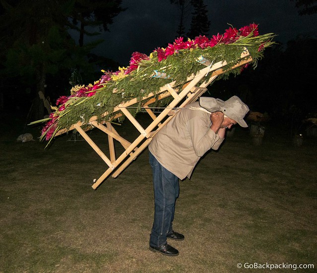 An award-winning silletero demonstrates how to carry the larger silletas