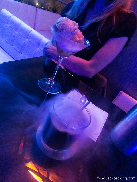 The smokin' Ruso Blanco Molecular can be seen in the foreground